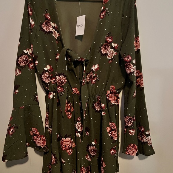 Romper - Picture 2 of 3